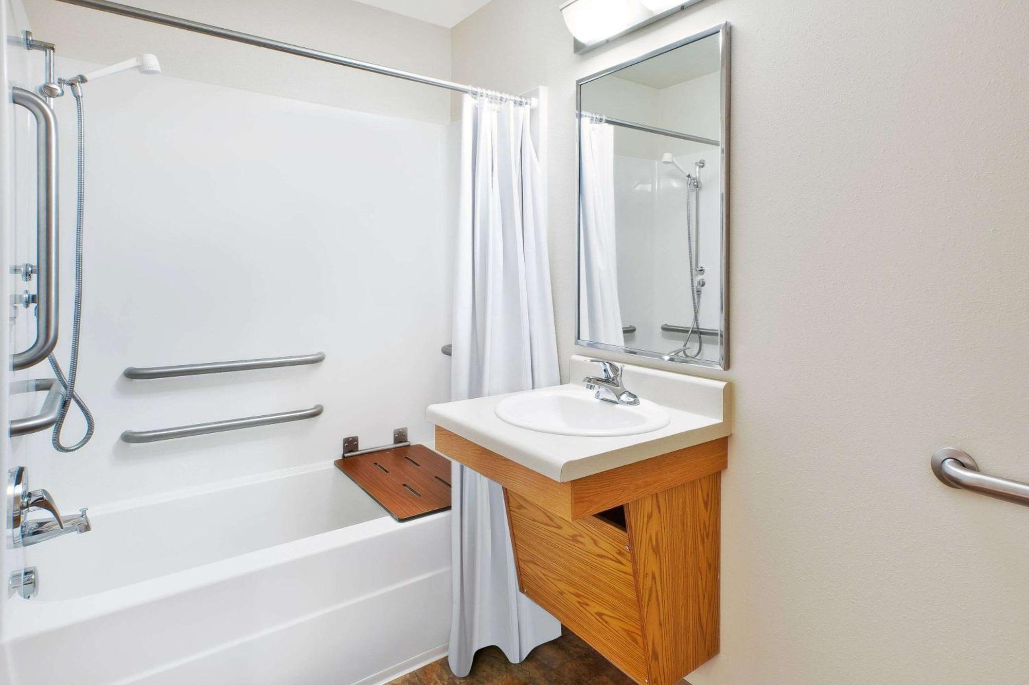 Woodspring Suites St Louis St Charles Saint Charles Bagian luar foto